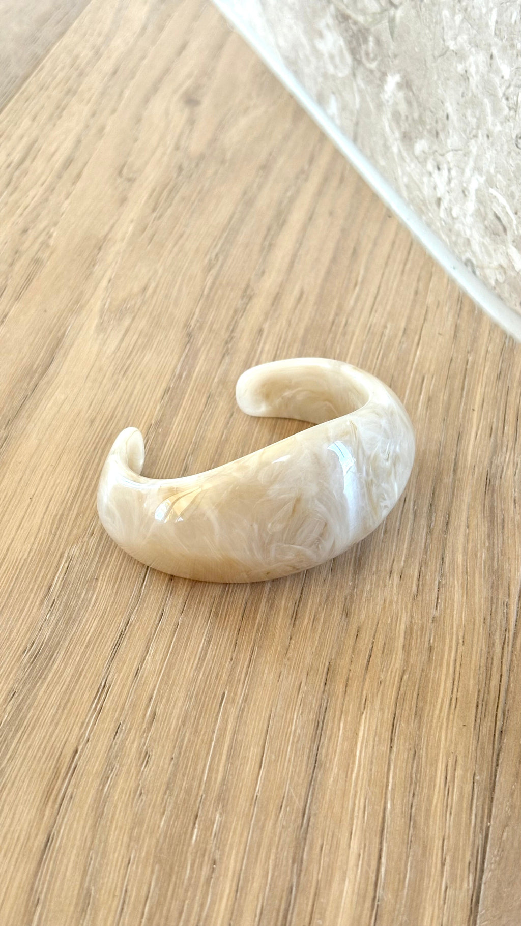 Lumi Cream Resin Bangle - Cream
