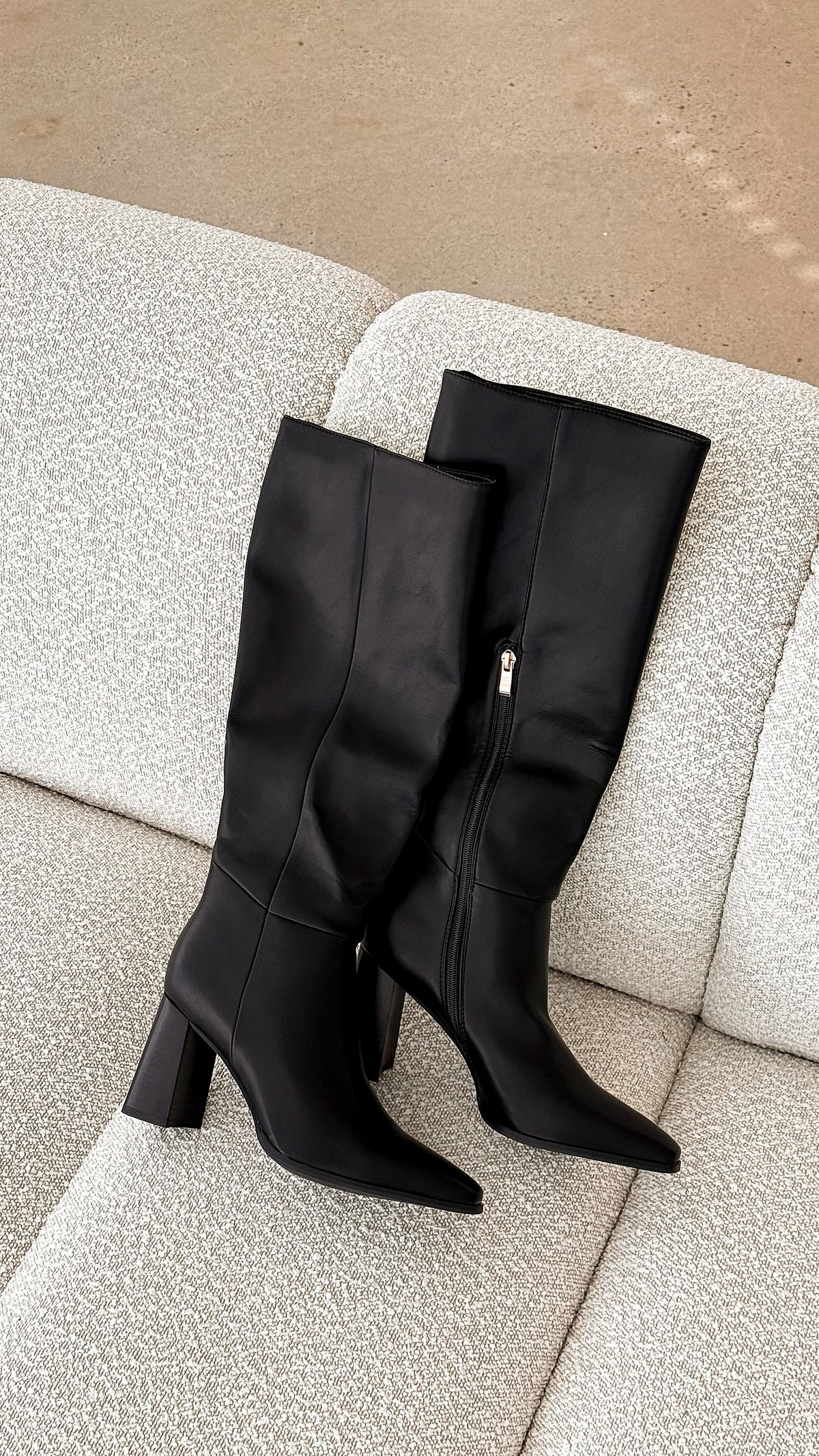Vallia Boots - Black